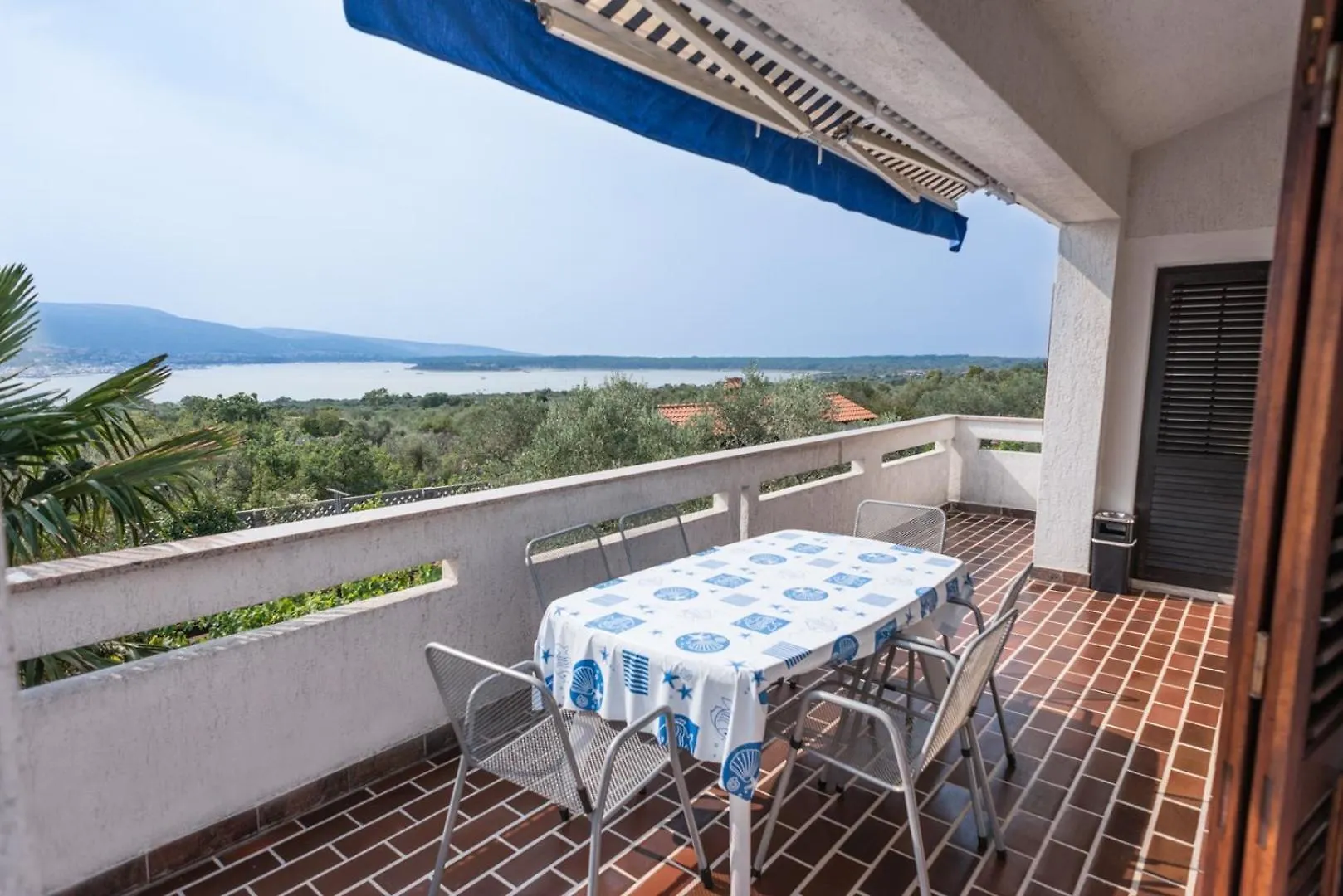 Apartment Sara On The Island Of Krk Kornic