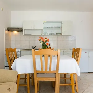 Luka Apartman