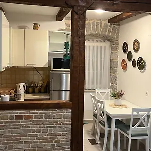 Marina Apartman