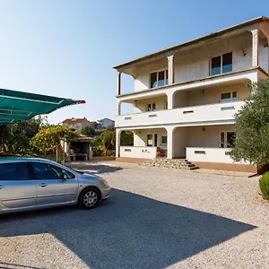 With A Parking Space Kornic, Krk - 5306 Apartman